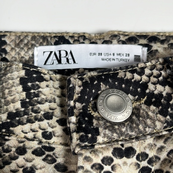 Zara Denim Collection Snakeskin Print Straight-Leg Mid-Rise Jeans 6 - Picture 4 of 10